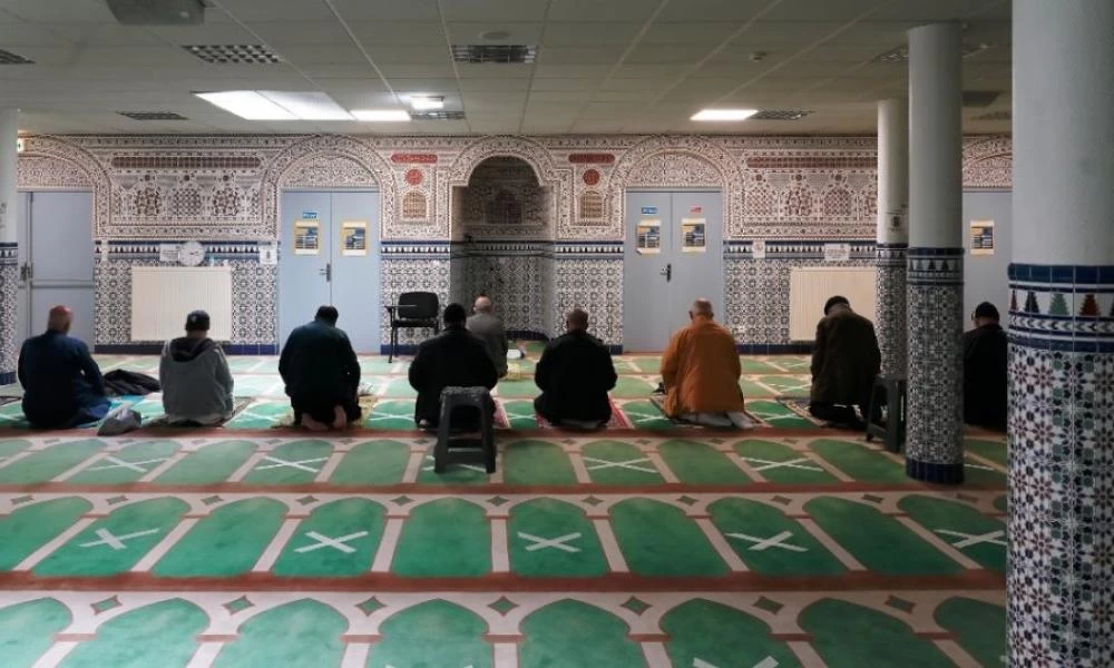 Γαλλία: Κλείνει τζαμί στο Παρίσι μετά τη δολοφονία του καθηγητή από τζιχαντιστή